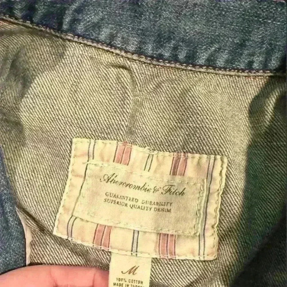 Abercrombie & Fitch Women's Distressed Jean Jacket Blue Size M - Picture 4 of 4